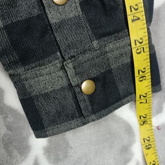 Quiksilver Jacket Mens Medium Black Gray Reversible Quilted Snap Shacket Plaid - Picture 8 of 10